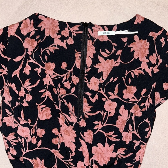 Black and pink floral romper (colour most similar to third pic) - Picture 3 of 4
